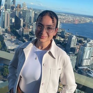 Meet your Posher, Zena